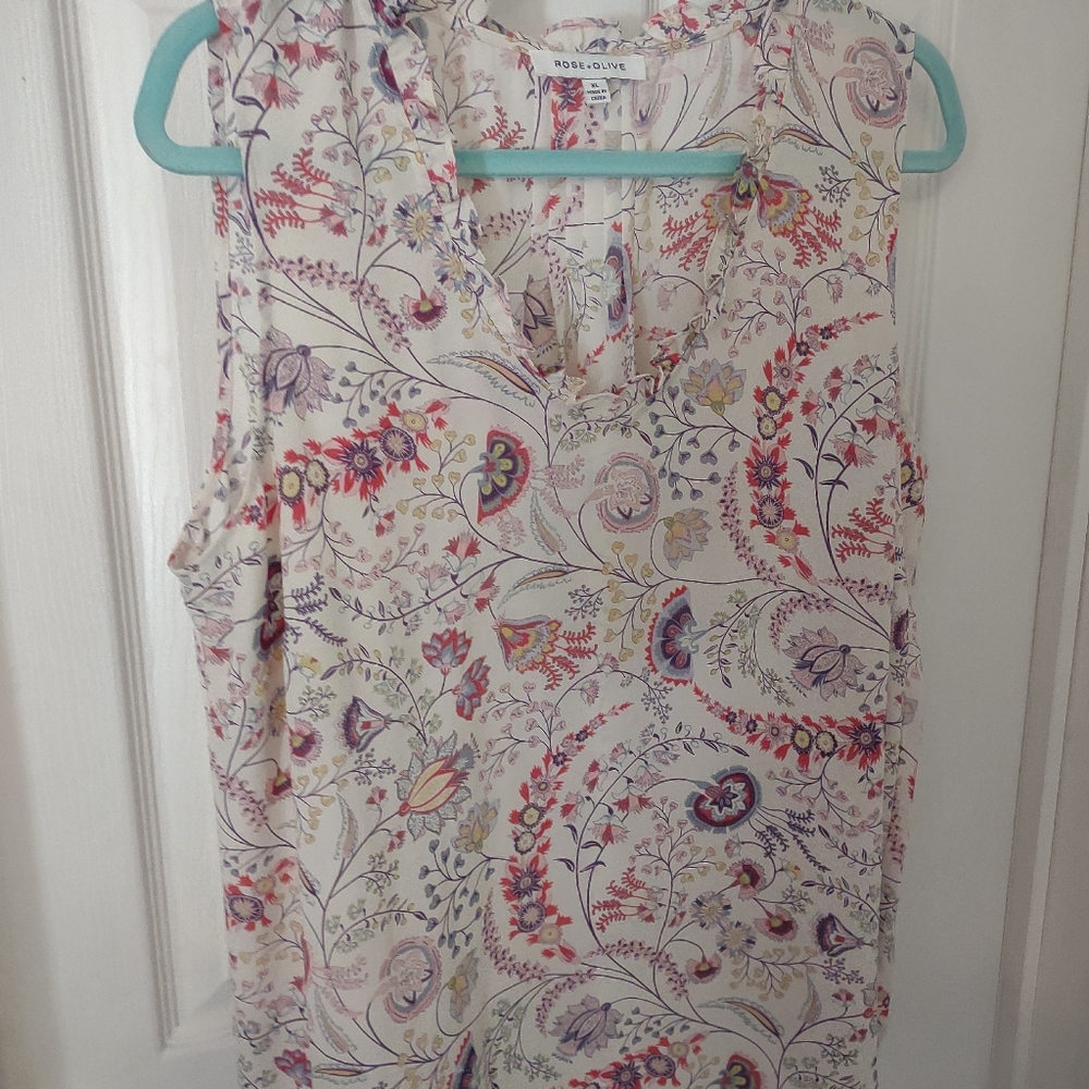 Rose & Olive sleeveless Top size.  XLarge